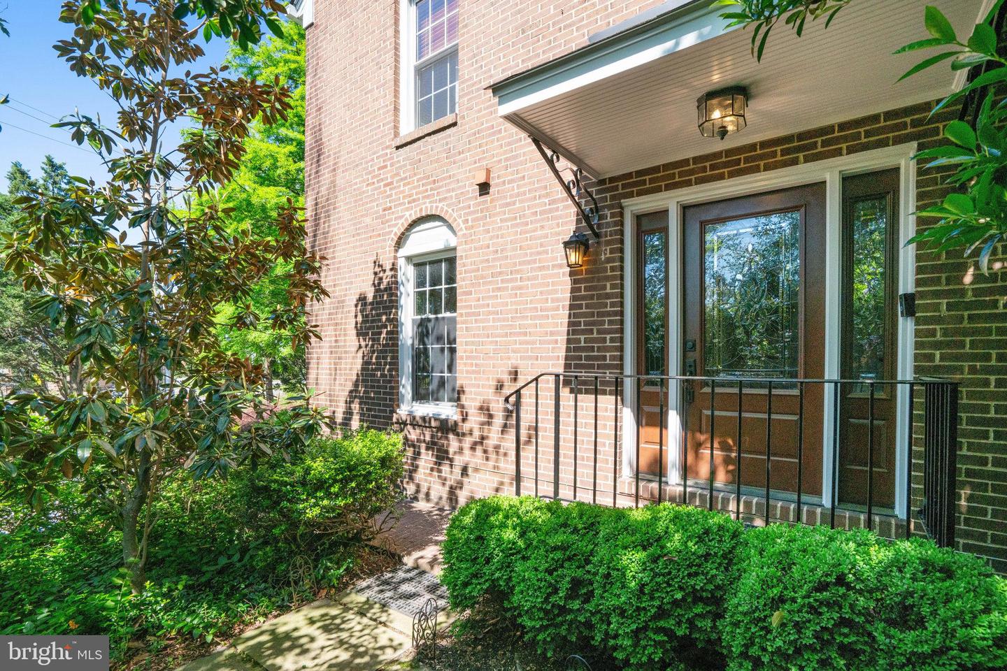 101 ROBERTS LN, ALEXANDRIA, Virginia 22314, 3 Bedrooms Bedrooms, ,2 BathroomsBathrooms,Residential,For sale,101 ROBERTS LN,VAAX2045346 MLS # VAAX2045346