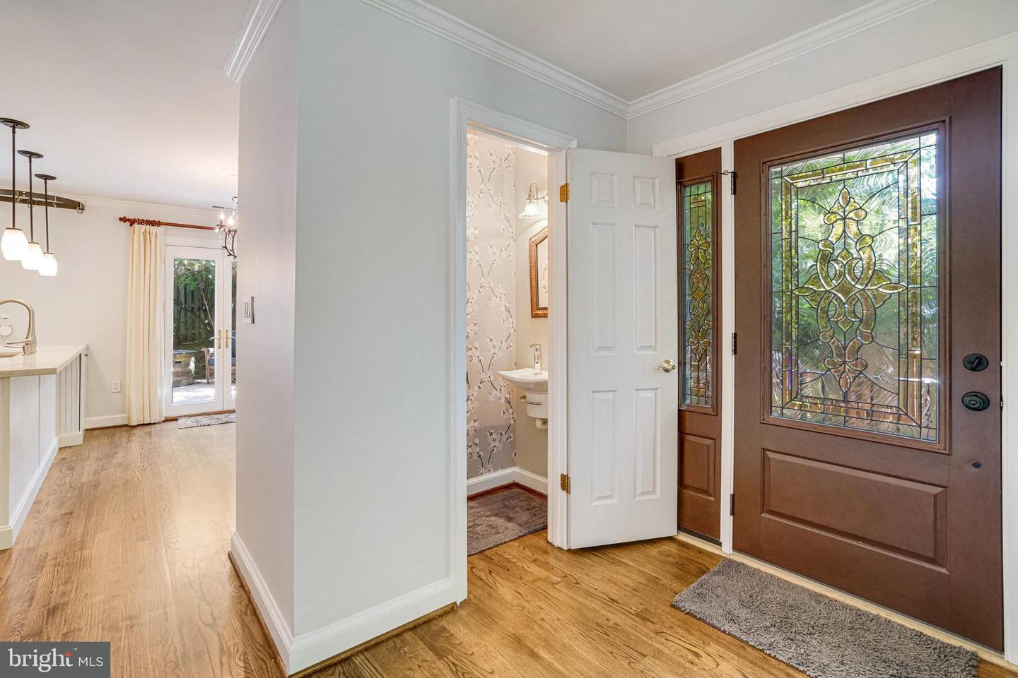 101 ROBERTS LN, ALEXANDRIA, Virginia 22314, 3 Bedrooms Bedrooms, ,2 BathroomsBathrooms,Residential,For sale,101 ROBERTS LN,VAAX2045346 MLS # VAAX2045346