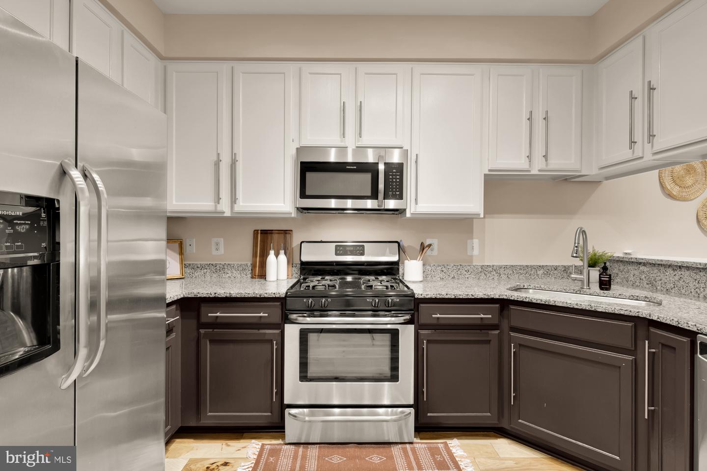 266 KENTUCKY AVE SE #B, WASHINGTON, District Of Columbia 20003, 2 Bedrooms Bedrooms, ,2 BathroomsBathrooms,Residential,For sale,266 KENTUCKY AVE SE #B,DCDC2200640 MLS # DCDC2200640