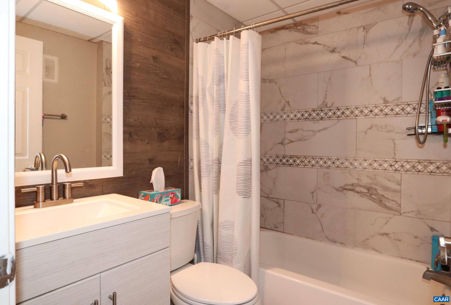 1800 JEFFERSON PARK AVE #92, CHARLOTTESVILLE, Virginia 22903, 2 Bedrooms Bedrooms, ,1 BathroomBathrooms,Residential,For sale,1800 JEFFERSON PARK AVE #92,664528 MLS # 664528