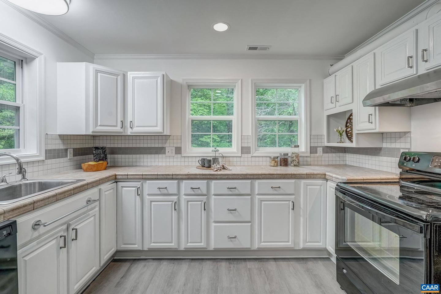 4884 COVE GARDEN RD, NORTH GARDEN, Virginia 22959, 3 Bedrooms Bedrooms, ,1 BathroomBathrooms,Residential,For sale,4884 COVE GARDEN RD,664529 MLS # 664529