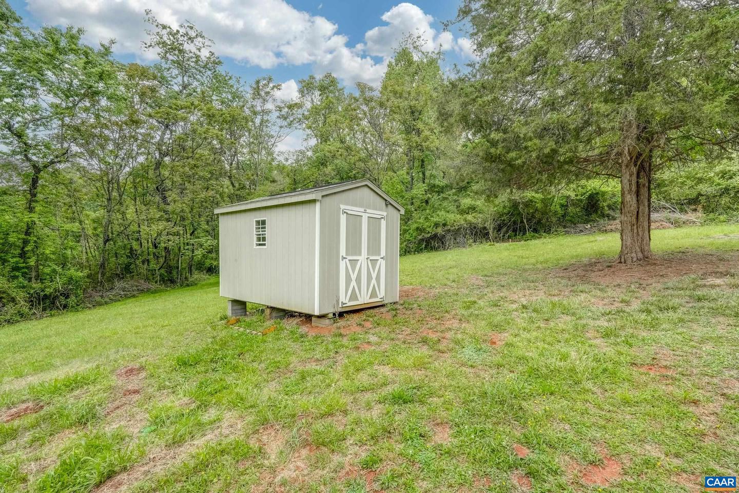 4884 COVE GARDEN RD, NORTH GARDEN, Virginia 22959, 3 Bedrooms Bedrooms, ,1 BathroomBathrooms,Residential,For sale,4884 COVE GARDEN RD,664529 MLS # 664529