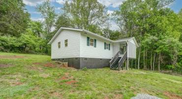 4884 COVE GARDEN RD, NORTH GARDEN, Virginia 22959, 3 Bedrooms Bedrooms, ,1 BathroomBathrooms,Residential,For sale,4884 COVE GARDEN RD,664529 MLS # 664529