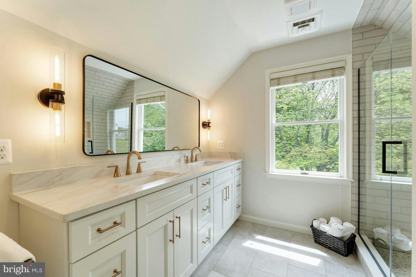 17045 HAMILTON STATION RD, HAMILTON, Virginia 20158, 6 Bedrooms Bedrooms, ,4 BathroomsBathrooms,Residential,For sale,17045 HAMILTON STATION RD,VALO2096484 MLS # VALO2096484