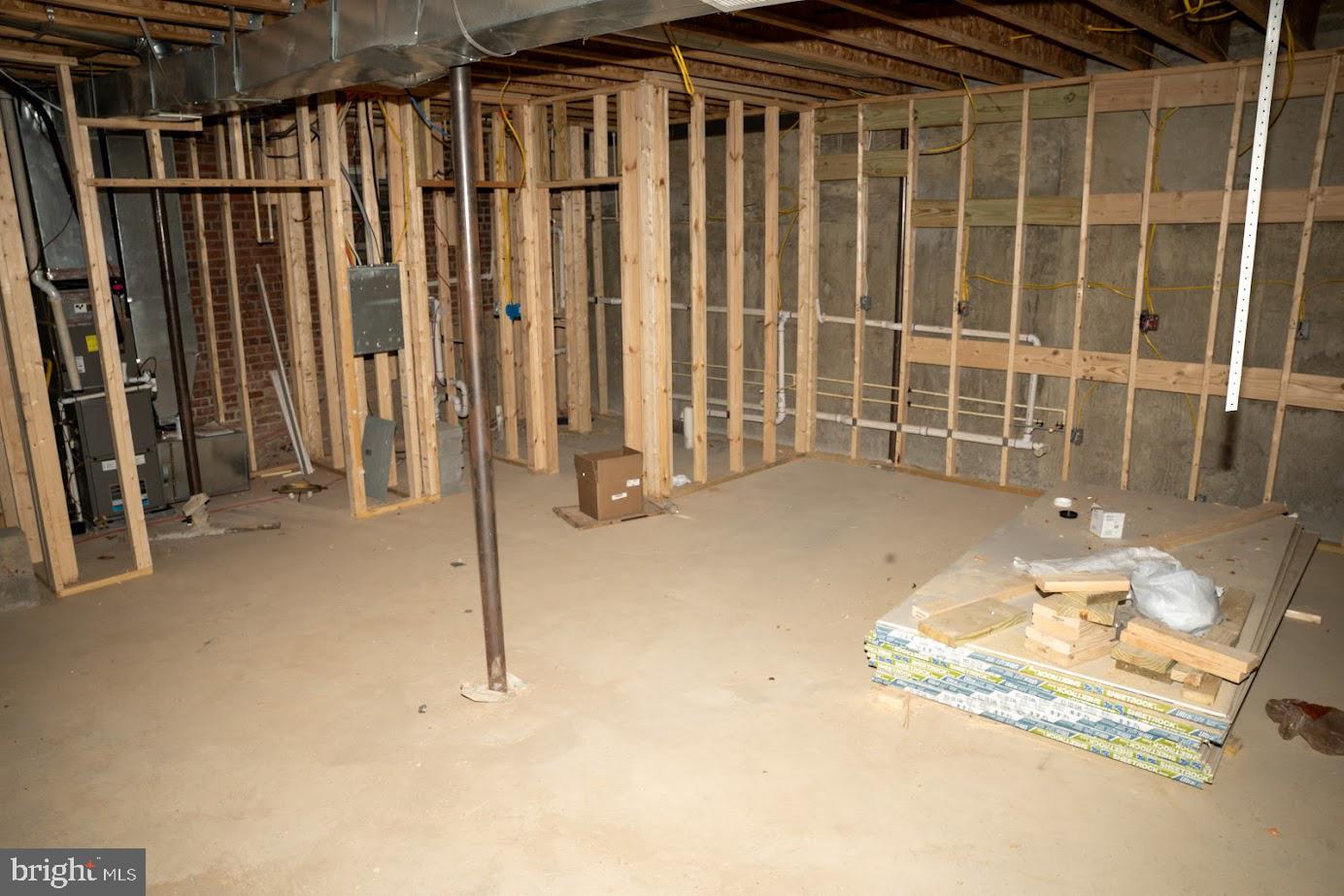 3704 SUITLAND RD SE, WASHINGTON, District Of Columbia 20020, 6 Bedrooms Bedrooms, ,6 BathroomsBathrooms,Residential,For sale,3704 SUITLAND RD SE,DCDC2200690 MLS # DCDC2200690