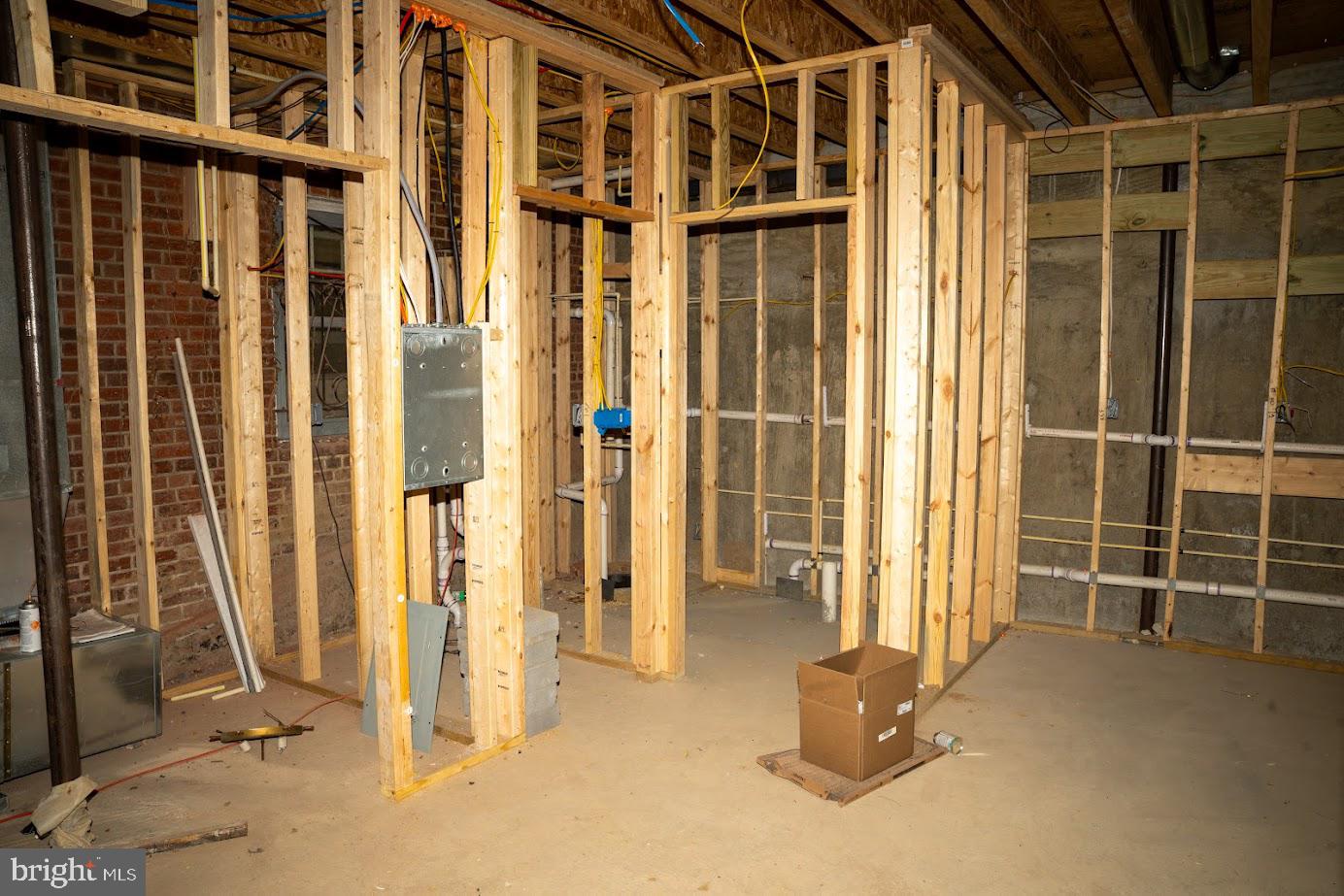 3704 SUITLAND RD SE, WASHINGTON, District Of Columbia 20020, 6 Bedrooms Bedrooms, ,6 BathroomsBathrooms,Residential,For sale,3704 SUITLAND RD SE,DCDC2200690 MLS # DCDC2200690