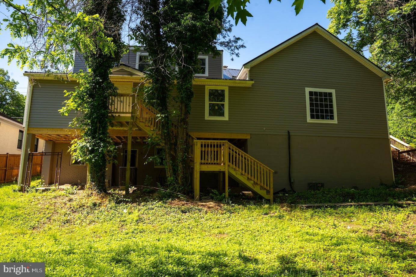 3704 SUITLAND RD SE, WASHINGTON, District Of Columbia 20020, 6 Bedrooms Bedrooms, ,6 BathroomsBathrooms,Residential,For sale,3704 SUITLAND RD SE,DCDC2200690 MLS # DCDC2200690