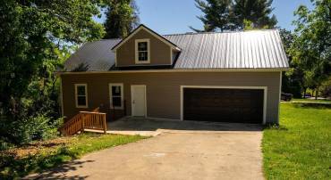3704 SUITLAND RD SE, WASHINGTON, District Of Columbia 20020, 6 Bedrooms Bedrooms, ,6 BathroomsBathrooms,Residential,For sale,3704 SUITLAND RD SE,DCDC2200690 MLS # DCDC2200690