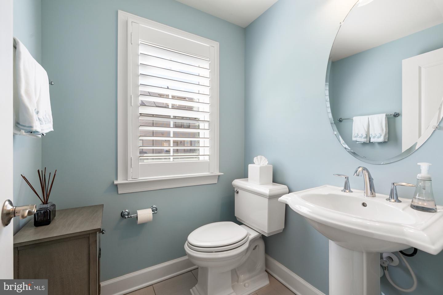 3705 AMBROSE HILLS RD, FALLS CHURCH, Virginia 22041, 3 Bedrooms Bedrooms, ,3 BathroomsBathrooms,Residential,For sale,3705 AMBROSE HILLS RD,VAFX2240962 MLS # VAFX2240962
