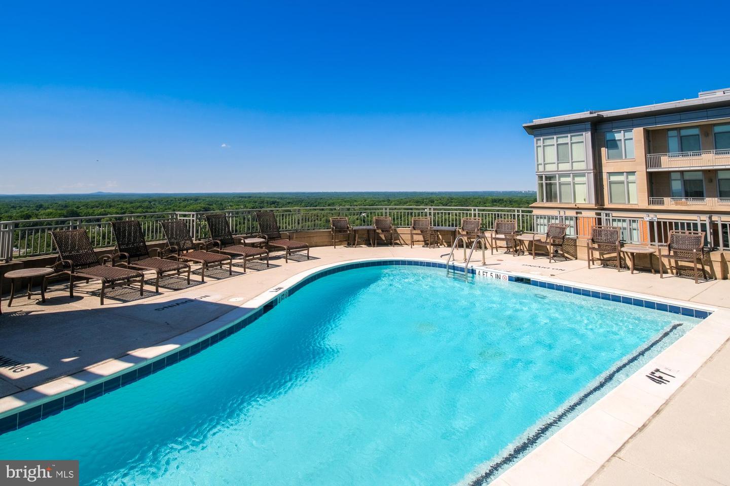 8220 CRESTWOOD HEIGHTS DR #1406, MCLEAN, Virginia 22102, 1 Bedroom Bedrooms, ,1 BathroomBathrooms,Residential,For sale,8220 CRESTWOOD HEIGHTS DR #1406,VAFX2240968 MLS # VAFX2240968
