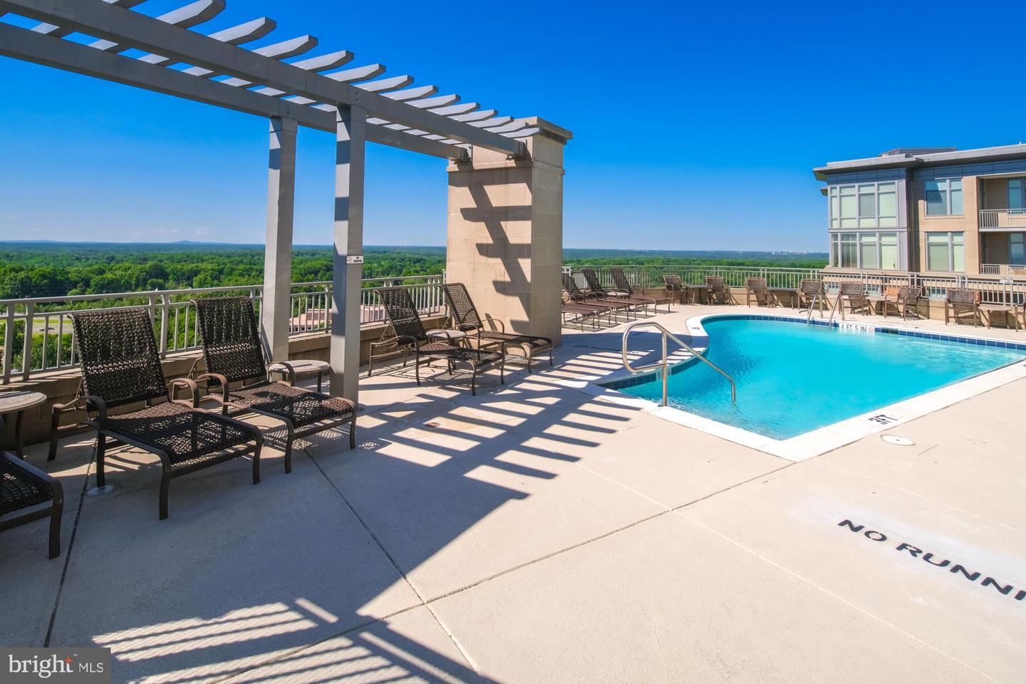 8220 CRESTWOOD HEIGHTS DR #1406, MCLEAN, Virginia 22102, 1 Bedroom Bedrooms, ,1 BathroomBathrooms,Residential,For sale,8220 CRESTWOOD HEIGHTS DR #1406,VAFX2240968 MLS # VAFX2240968