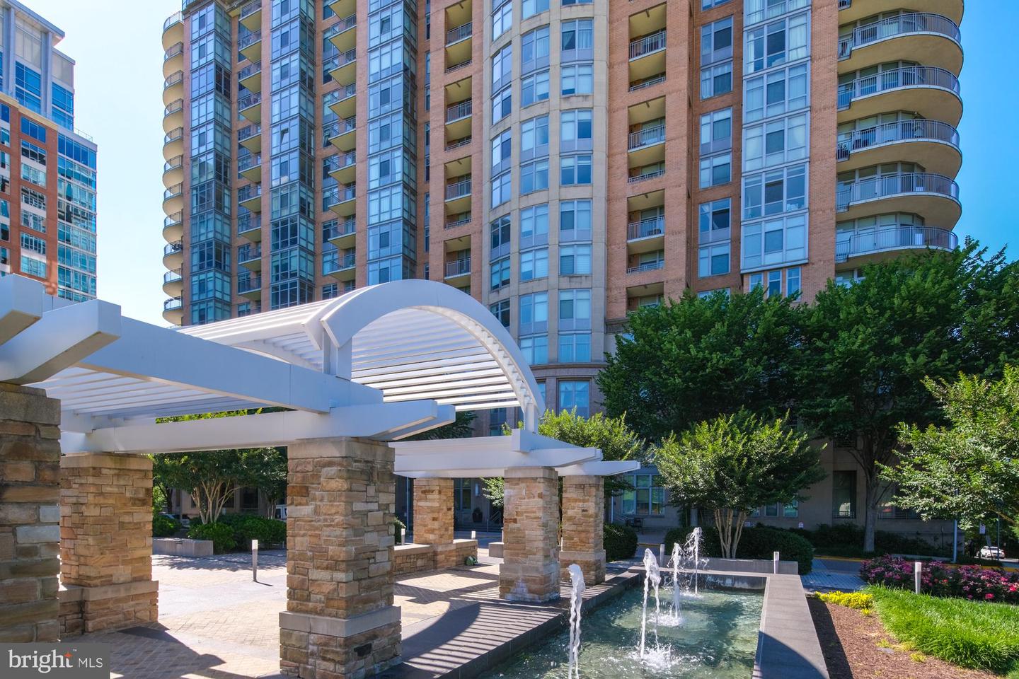 8220 CRESTWOOD HEIGHTS DR #1406, MCLEAN, Virginia 22102, 1 Bedroom Bedrooms, ,1 BathroomBathrooms,Residential,For sale,8220 CRESTWOOD HEIGHTS DR #1406,VAFX2240968 MLS # VAFX2240968