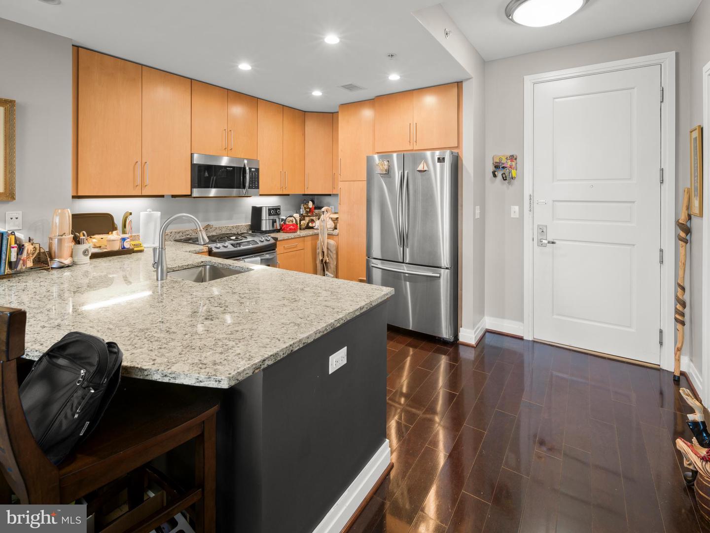 8220 CRESTWOOD HEIGHTS DR #1406, MCLEAN, Virginia 22102, 1 Bedroom Bedrooms, ,1 BathroomBathrooms,Residential,For sale,8220 CRESTWOOD HEIGHTS DR #1406,VAFX2240968 MLS # VAFX2240968