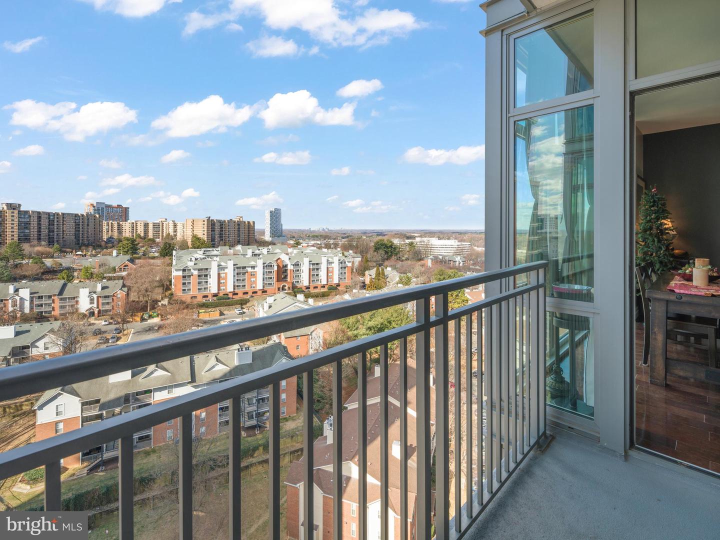 8220 CRESTWOOD HEIGHTS DR #1406, MCLEAN, Virginia 22102, 1 Bedroom Bedrooms, ,1 BathroomBathrooms,Residential,For sale,8220 CRESTWOOD HEIGHTS DR #1406,VAFX2240968 MLS # VAFX2240968