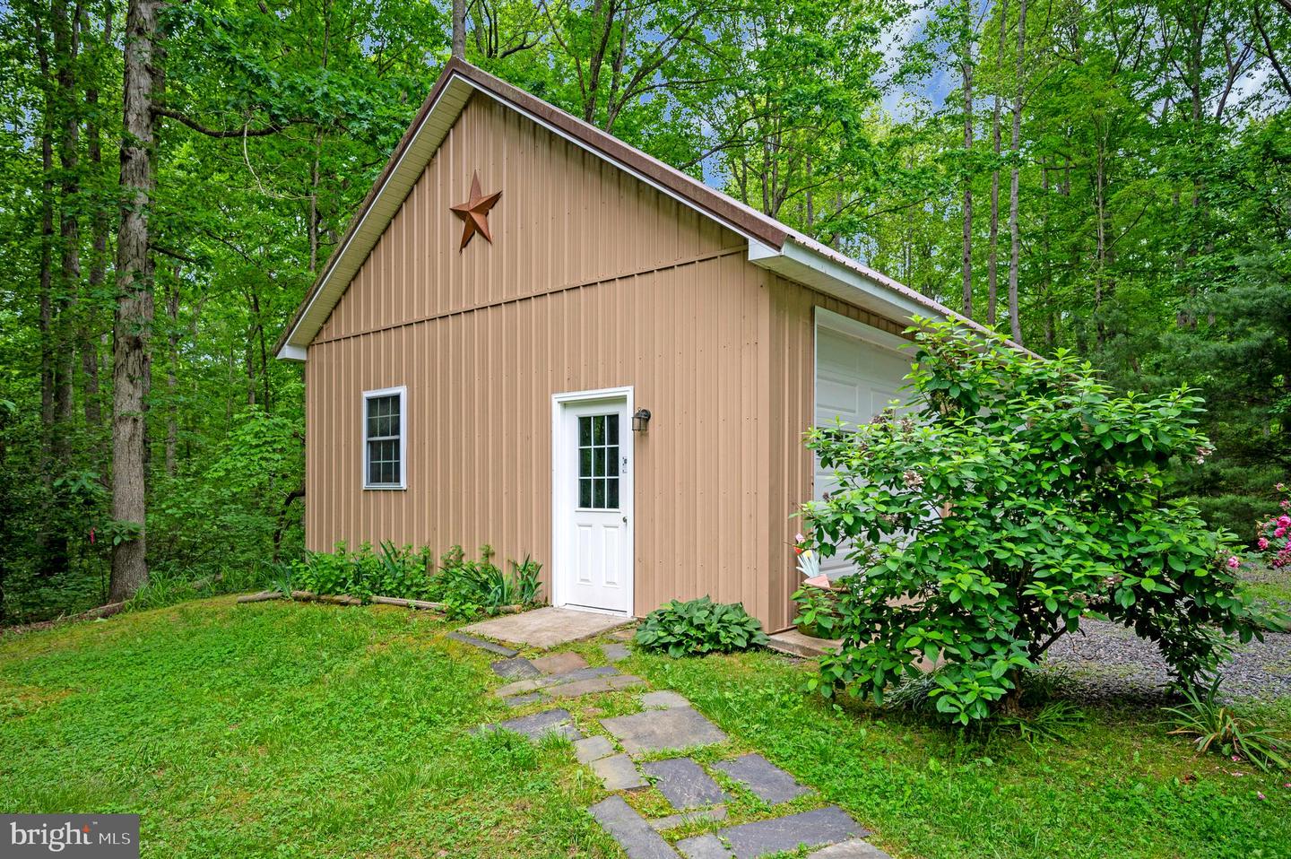 10001 SHAWNEE LN, SPOTSYLVANIA, Virginia 22553, 3 Bedrooms Bedrooms, ,3 BathroomsBathrooms,Residential,For sale,10001 SHAWNEE LN,VASP2033144 MLS # VASP2033144