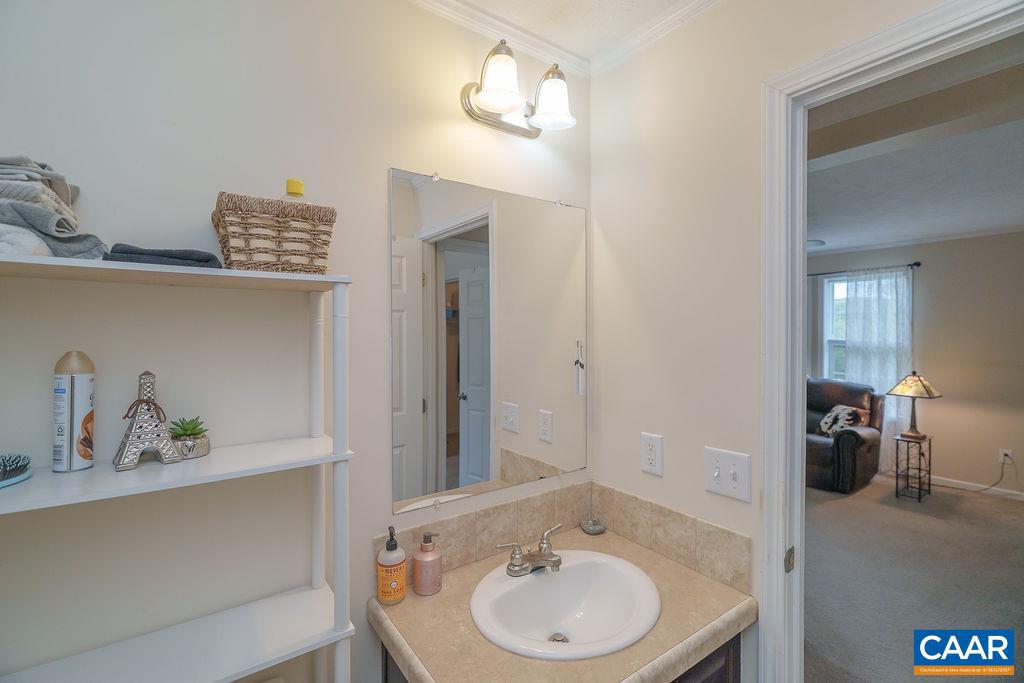 763 FINDLAY MOUNTAIN RD, SHIPMAN, Virginia 22971, 3 Bedrooms Bedrooms, ,2 BathroomsBathrooms,Residential,For sale,763 FINDLAY MOUNTAIN RD,664549 MLS # 664549