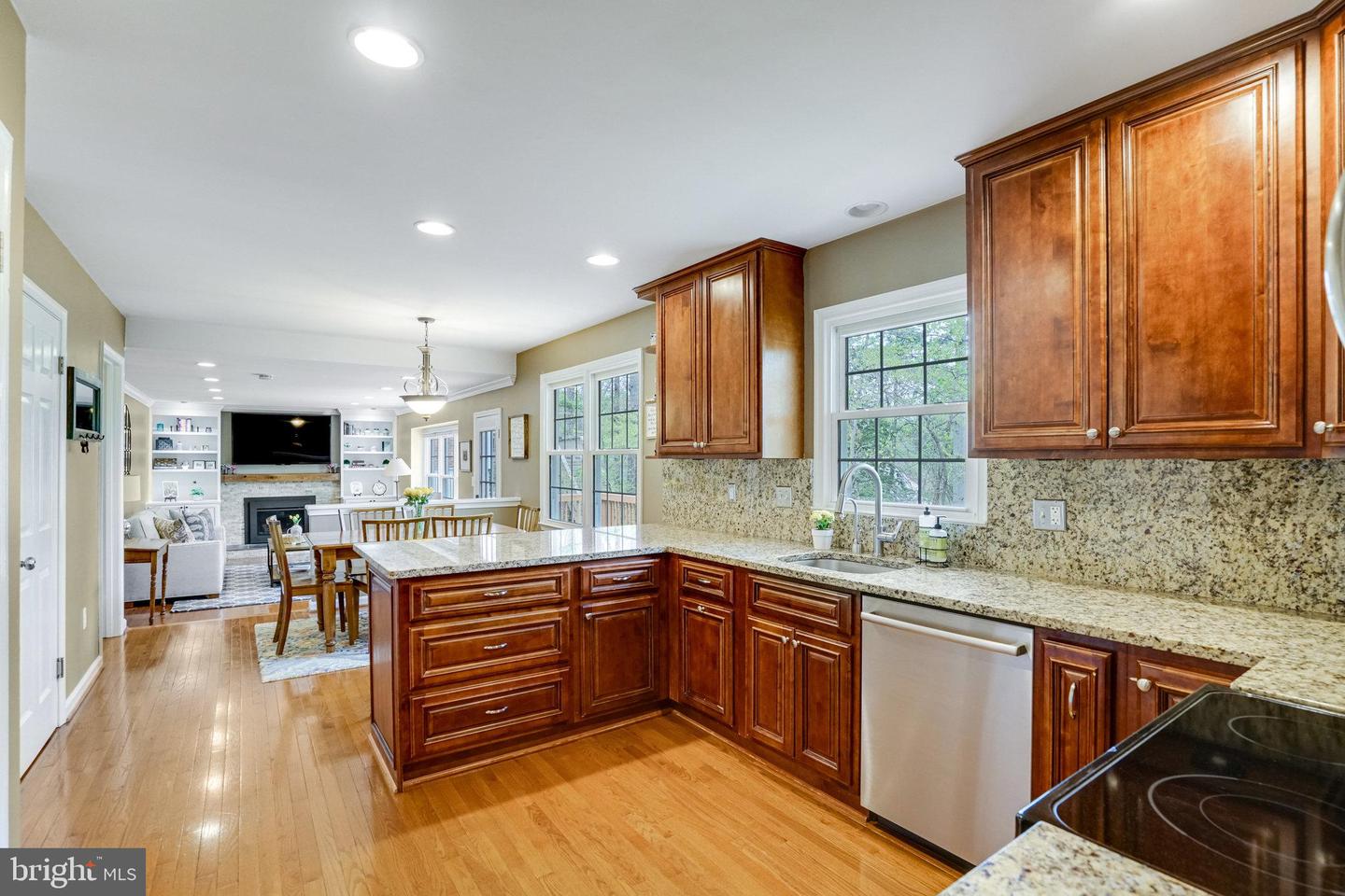 8414 SWEET PINE CT, SPRINGFIELD, Virginia 22153, 5 Bedrooms Bedrooms, ,3 BathroomsBathrooms,Residential,For sale,8414 SWEET PINE CT,VAFX2204514 MLS # VAFX2204514