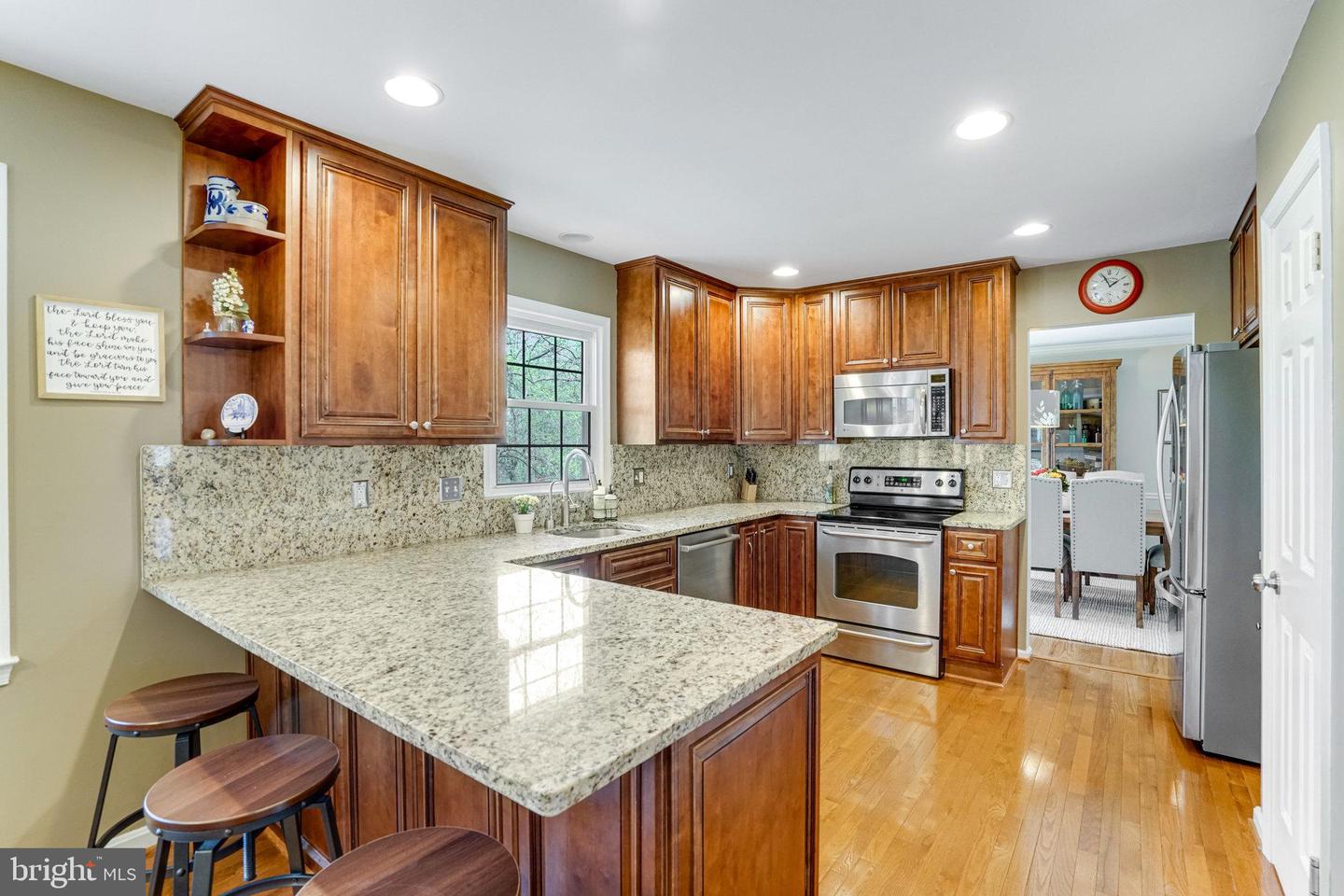 8414 SWEET PINE CT, SPRINGFIELD, Virginia 22153, 5 Bedrooms Bedrooms, ,3 BathroomsBathrooms,Residential,For sale,8414 SWEET PINE CT,VAFX2204514 MLS # VAFX2204514
