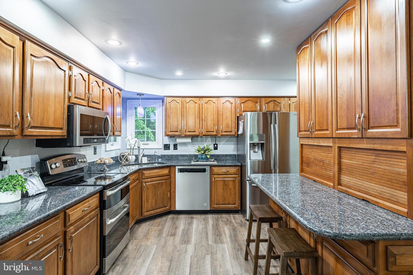 9123 WOOD POINTE WAY, FAIRFAX STATION, Virginia 22039, 4 Bedrooms Bedrooms, ,3 BathroomsBathrooms,Residential,For sale,9123 WOOD POINTE WAY,VAFX2218386 MLS # VAFX2218386