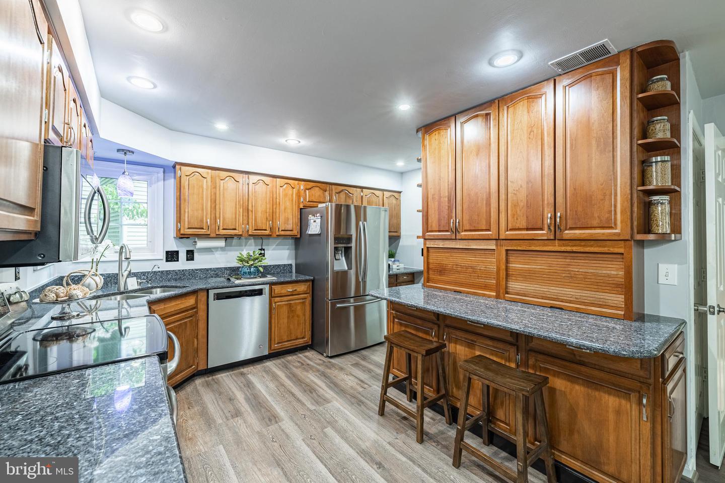 9123 WOOD POINTE WAY, FAIRFAX STATION, Virginia 22039, 4 Bedrooms Bedrooms, ,3 BathroomsBathrooms,Residential,For sale,9123 WOOD POINTE WAY,VAFX2218386 MLS # VAFX2218386