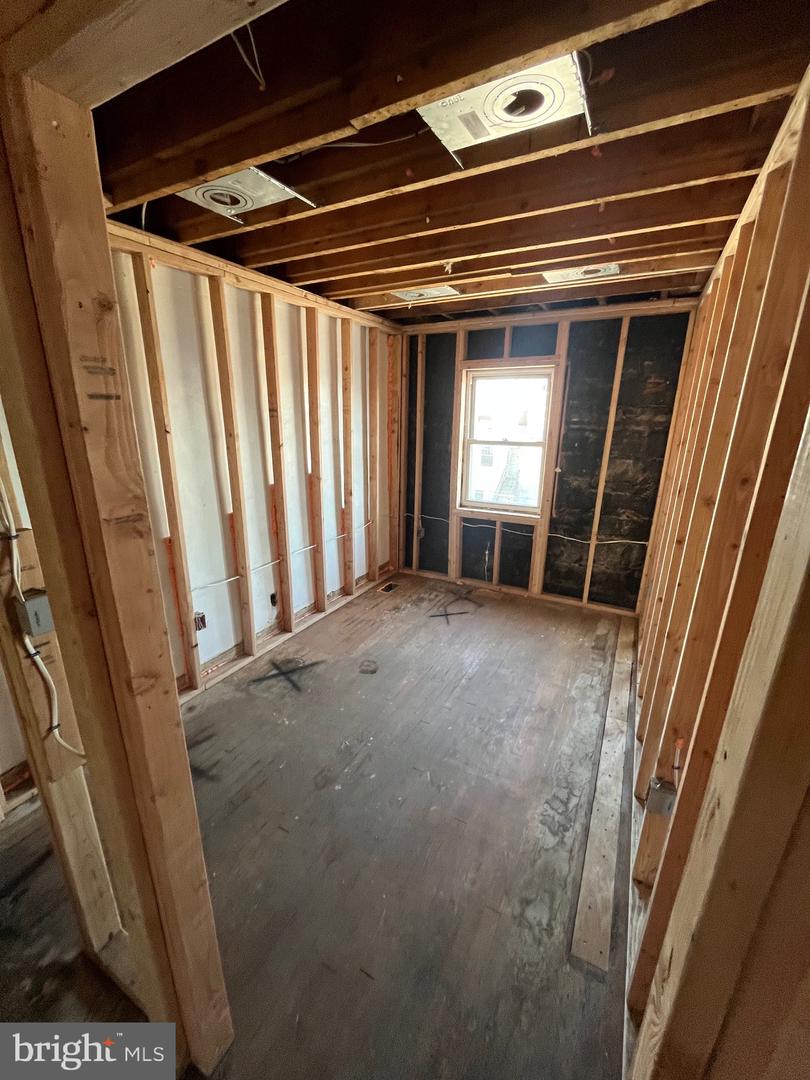 317 18TH ST NE, WASHINGTON, District Of Columbia 20002, 4 Bedrooms Bedrooms, ,3 BathroomsBathrooms,Residential,For sale,317 18TH ST NE,DCDC2176026 MLS # DCDC2176026