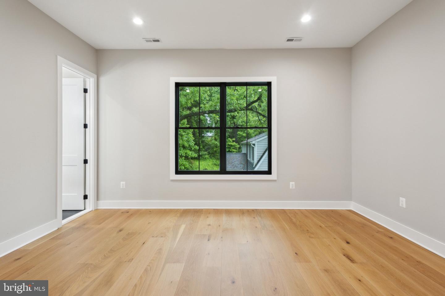 6919 BERKELEY ST, FALLS CHURCH, Virginia 22043, 7 Bedrooms Bedrooms, 7 Rooms Rooms,7 BathroomsBathrooms,Residential,For sale,6919 BERKELEY ST,VAFX2219380 MLS # VAFX2219380