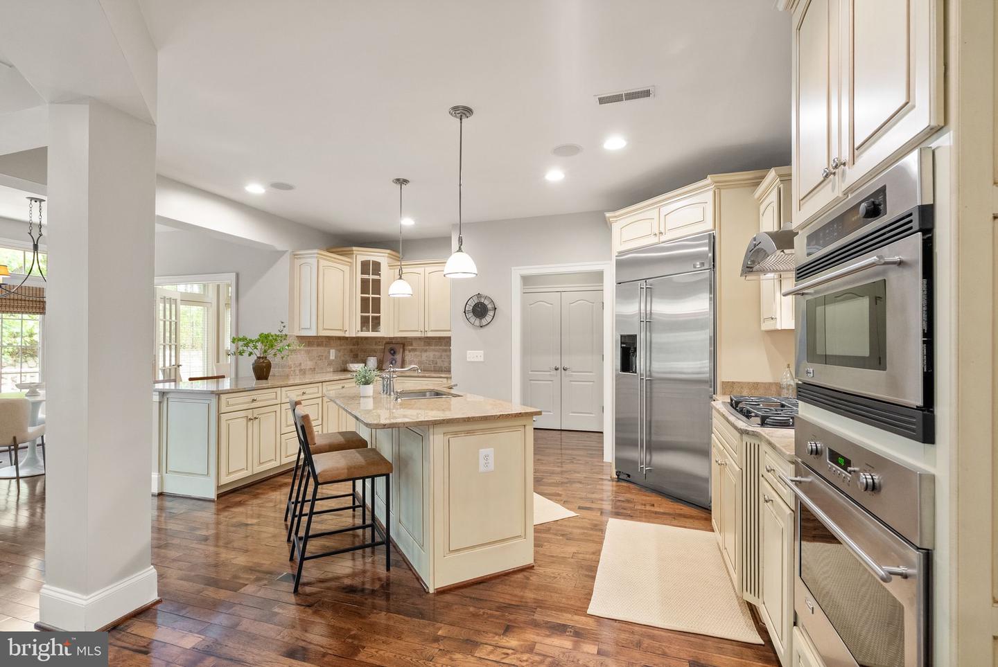 7534 RED HILL DR, SPRINGFIELD, Virginia 22153, 6 Bedrooms Bedrooms, ,5 BathroomsBathrooms,Residential,For sale,7534 RED HILL DR,VAFX2219730 MLS # VAFX2219730