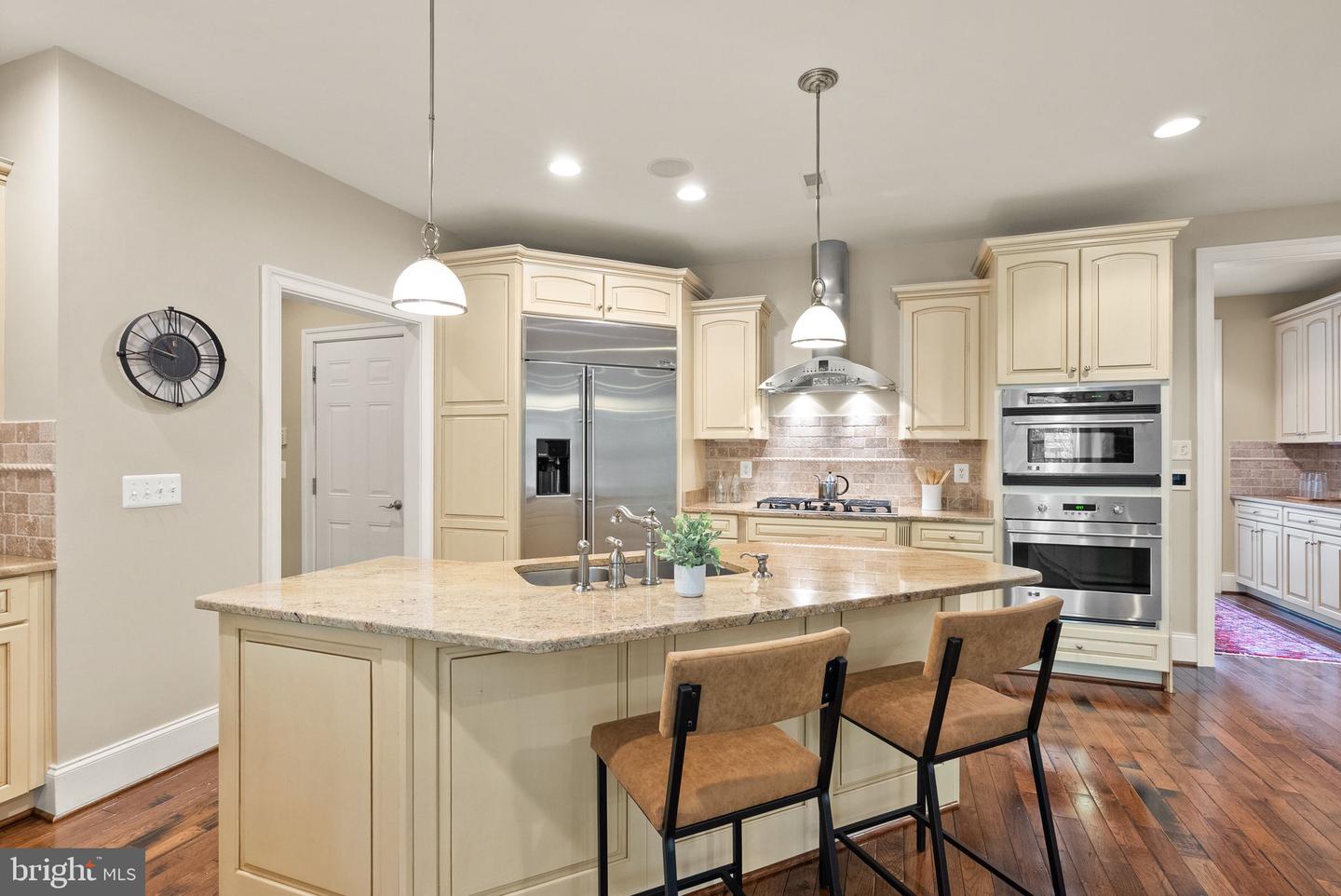 7534 RED HILL DR, SPRINGFIELD, Virginia 22153, 6 Bedrooms Bedrooms, ,5 BathroomsBathrooms,Residential,For sale,7534 RED HILL DR,VAFX2219730 MLS # VAFX2219730