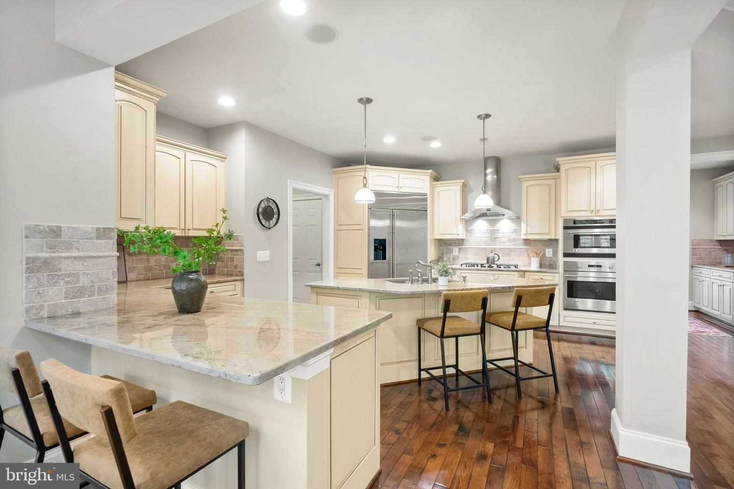 7534 RED HILL DR, SPRINGFIELD, Virginia 22153, 6 Bedrooms Bedrooms, ,5 BathroomsBathrooms,Residential,For sale,7534 RED HILL DR,VAFX2219730 MLS # VAFX2219730