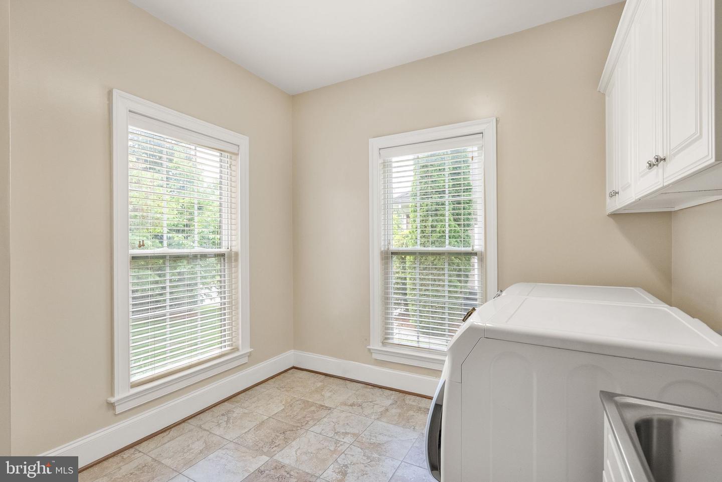 7534 RED HILL DR, SPRINGFIELD, Virginia 22153, 6 Bedrooms Bedrooms, ,5 BathroomsBathrooms,Residential,For sale,7534 RED HILL DR,VAFX2219730 MLS # VAFX2219730