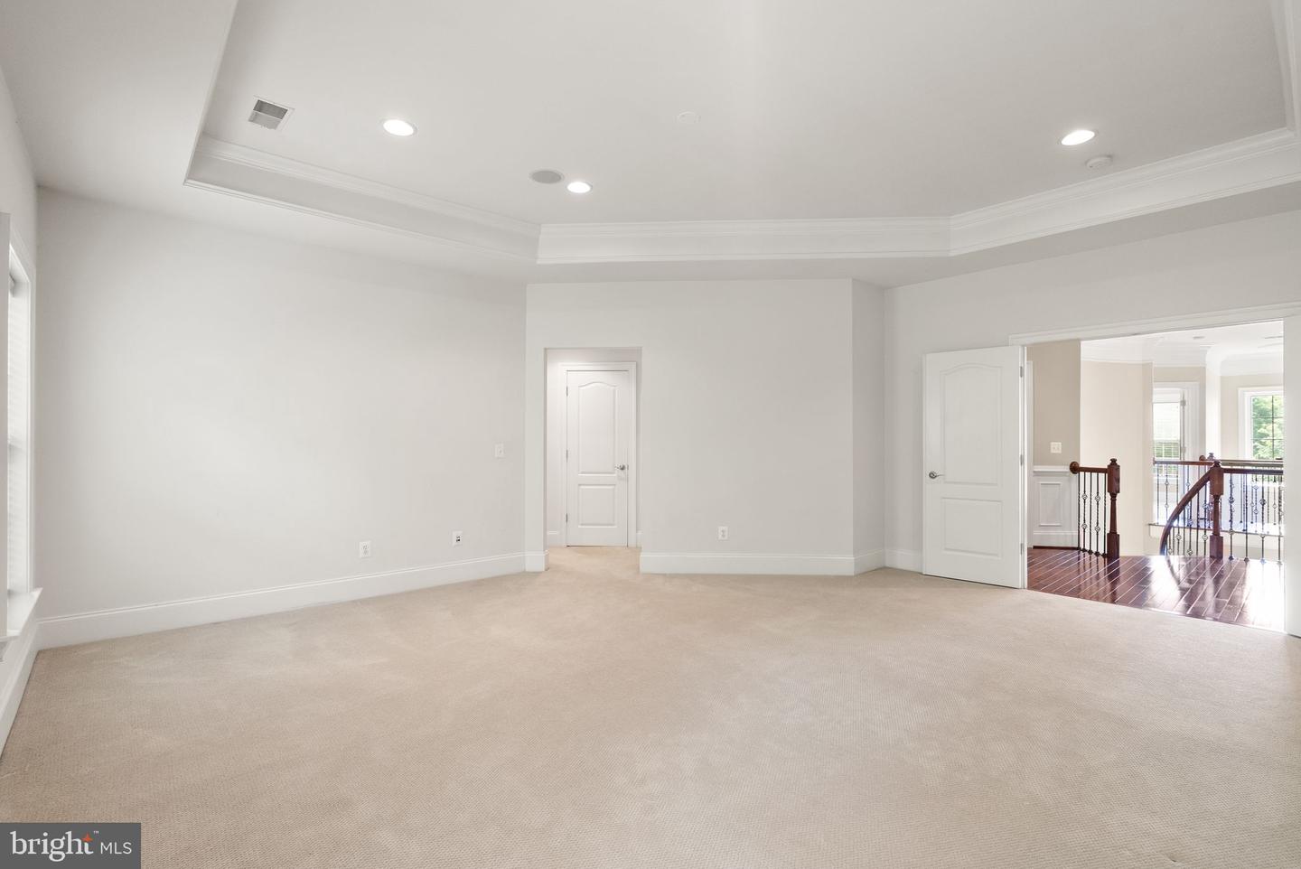 7534 RED HILL DR, SPRINGFIELD, Virginia 22153, 6 Bedrooms Bedrooms, ,5 BathroomsBathrooms,Residential,For sale,7534 RED HILL DR,VAFX2219730 MLS # VAFX2219730