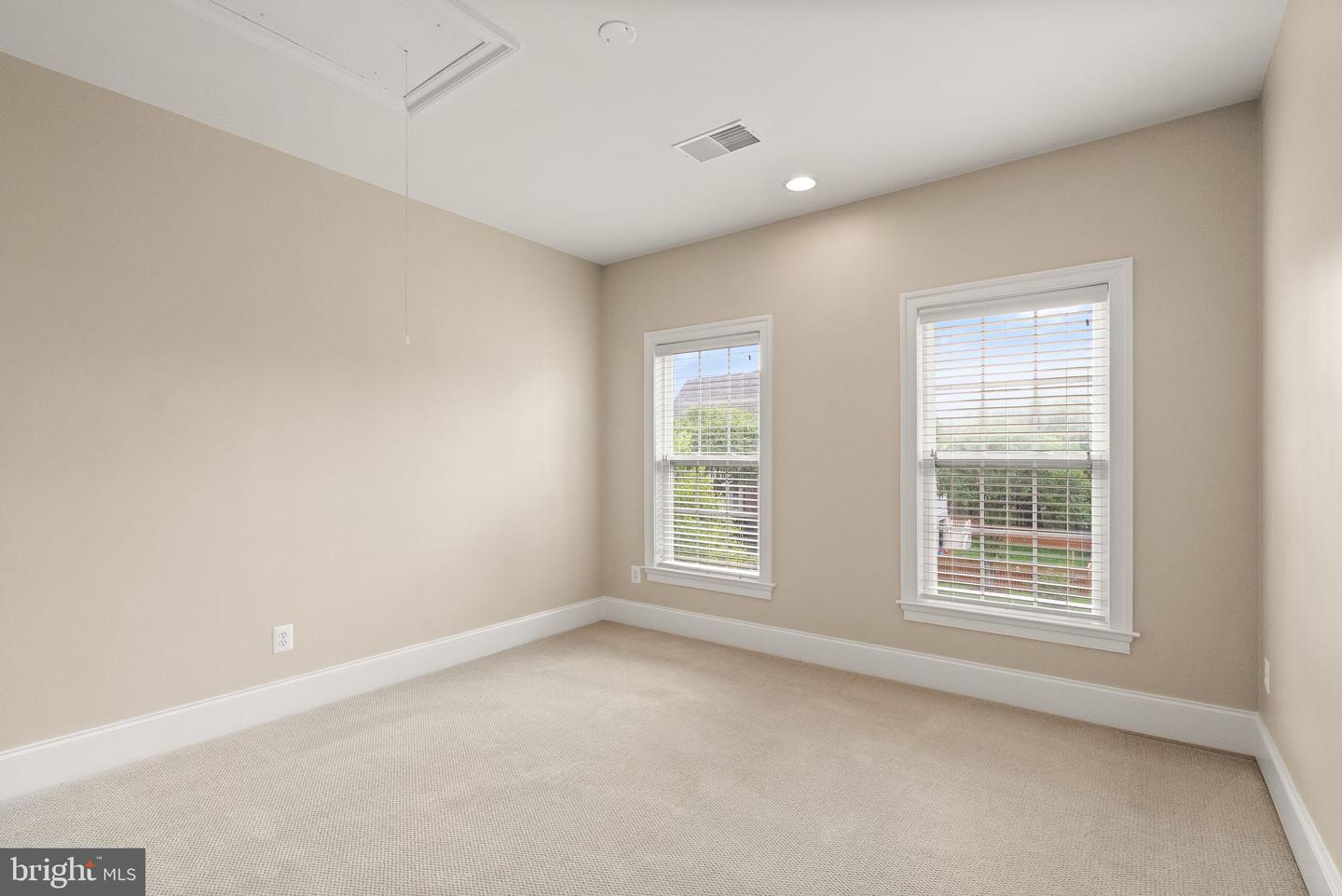 7534 RED HILL DR, SPRINGFIELD, Virginia 22153, 6 Bedrooms Bedrooms, ,5 BathroomsBathrooms,Residential,For sale,7534 RED HILL DR,VAFX2219730 MLS # VAFX2219730