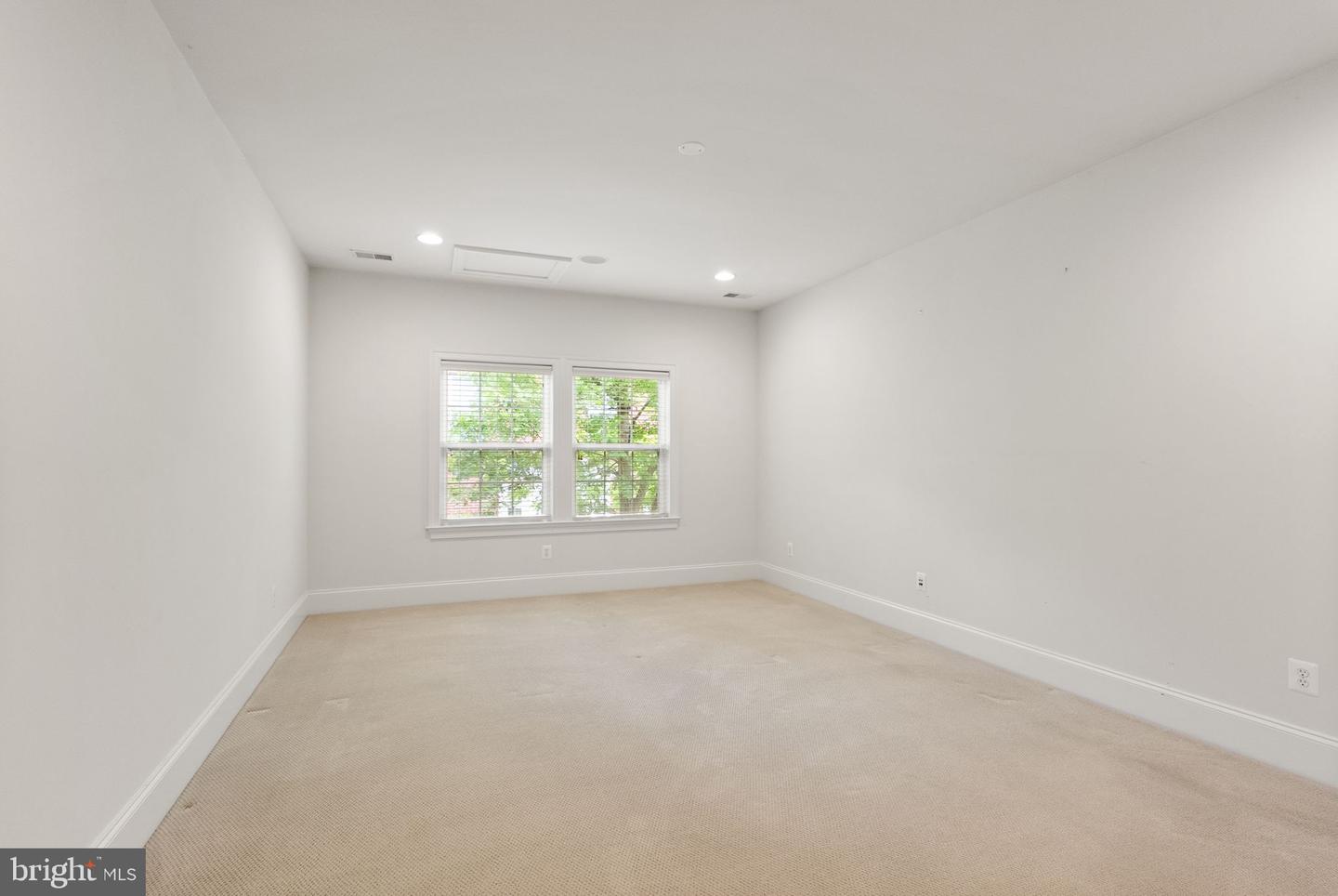 7534 RED HILL DR, SPRINGFIELD, Virginia 22153, 6 Bedrooms Bedrooms, ,5 BathroomsBathrooms,Residential,For sale,7534 RED HILL DR,VAFX2219730 MLS # VAFX2219730