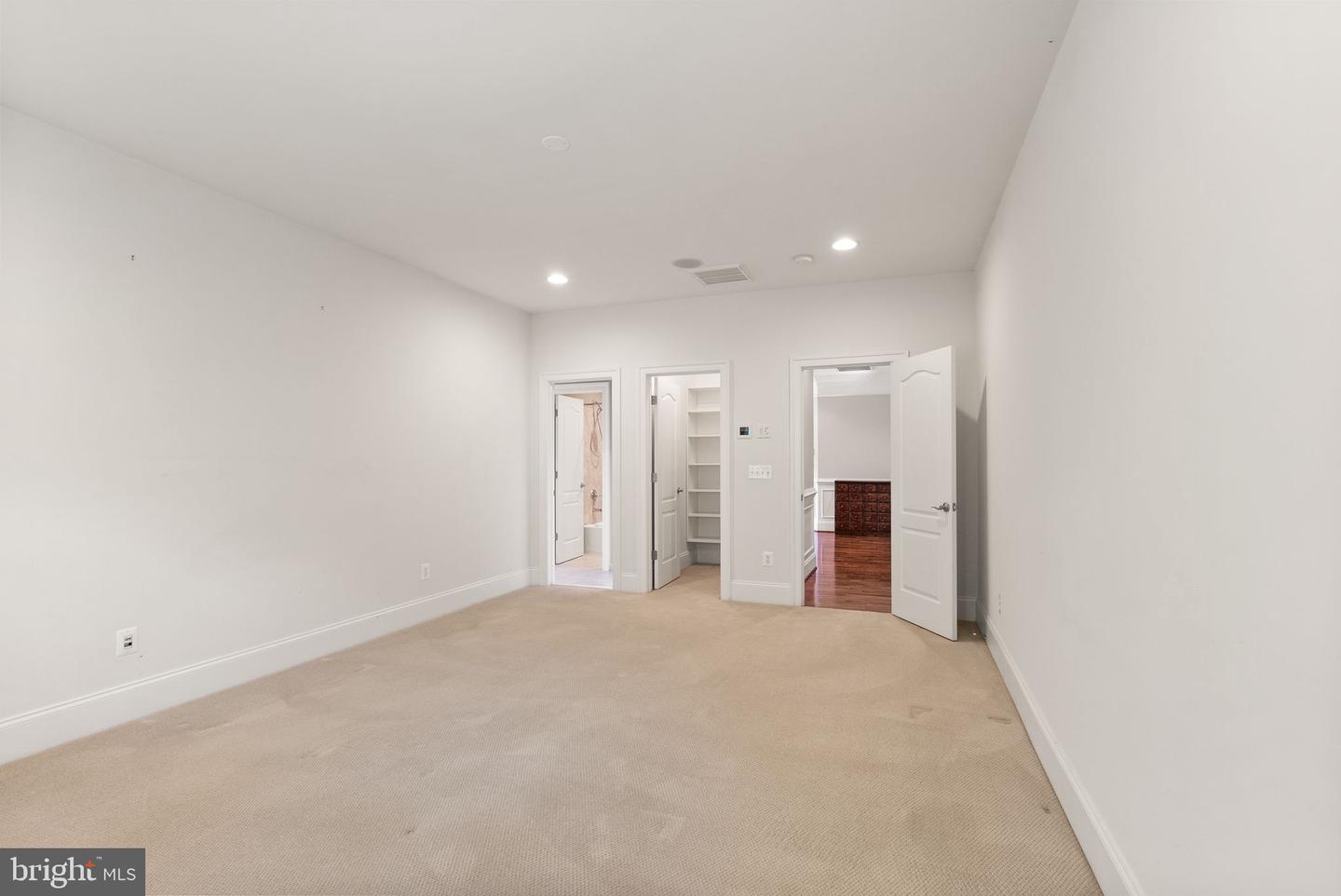 7534 RED HILL DR, SPRINGFIELD, Virginia 22153, 6 Bedrooms Bedrooms, ,5 BathroomsBathrooms,Residential,For sale,7534 RED HILL DR,VAFX2219730 MLS # VAFX2219730