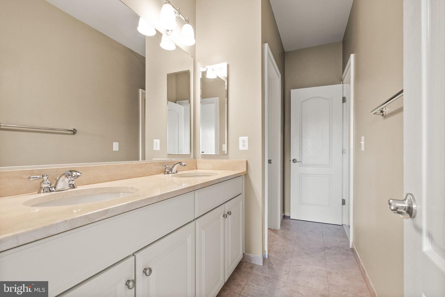 7534 RED HILL DR, SPRINGFIELD, Virginia 22153, 6 Bedrooms Bedrooms, ,5 BathroomsBathrooms,Residential,For sale,7534 RED HILL DR,VAFX2219730 MLS # VAFX2219730