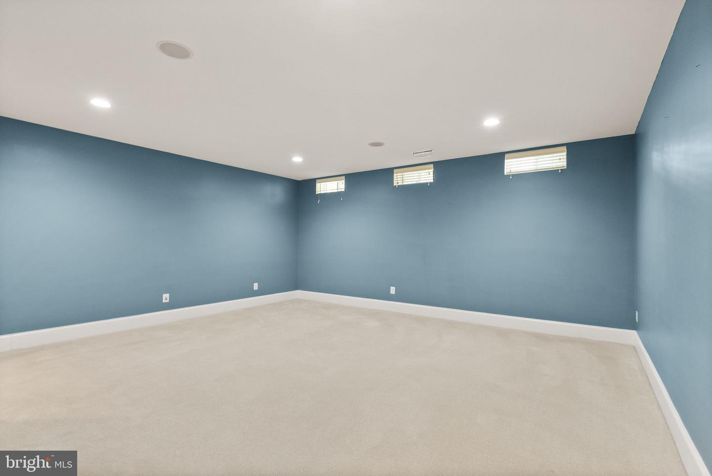 7534 RED HILL DR, SPRINGFIELD, Virginia 22153, 6 Bedrooms Bedrooms, ,5 BathroomsBathrooms,Residential,For sale,7534 RED HILL DR,VAFX2219730 MLS # VAFX2219730