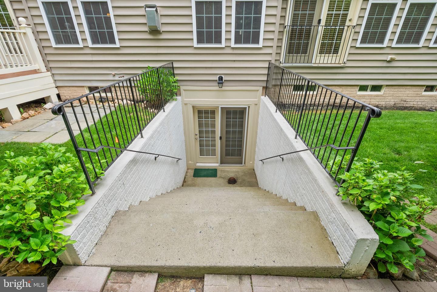 7534 RED HILL DR, SPRINGFIELD, Virginia 22153, 6 Bedrooms Bedrooms, ,5 BathroomsBathrooms,Residential,For sale,7534 RED HILL DR,VAFX2219730 MLS # VAFX2219730
