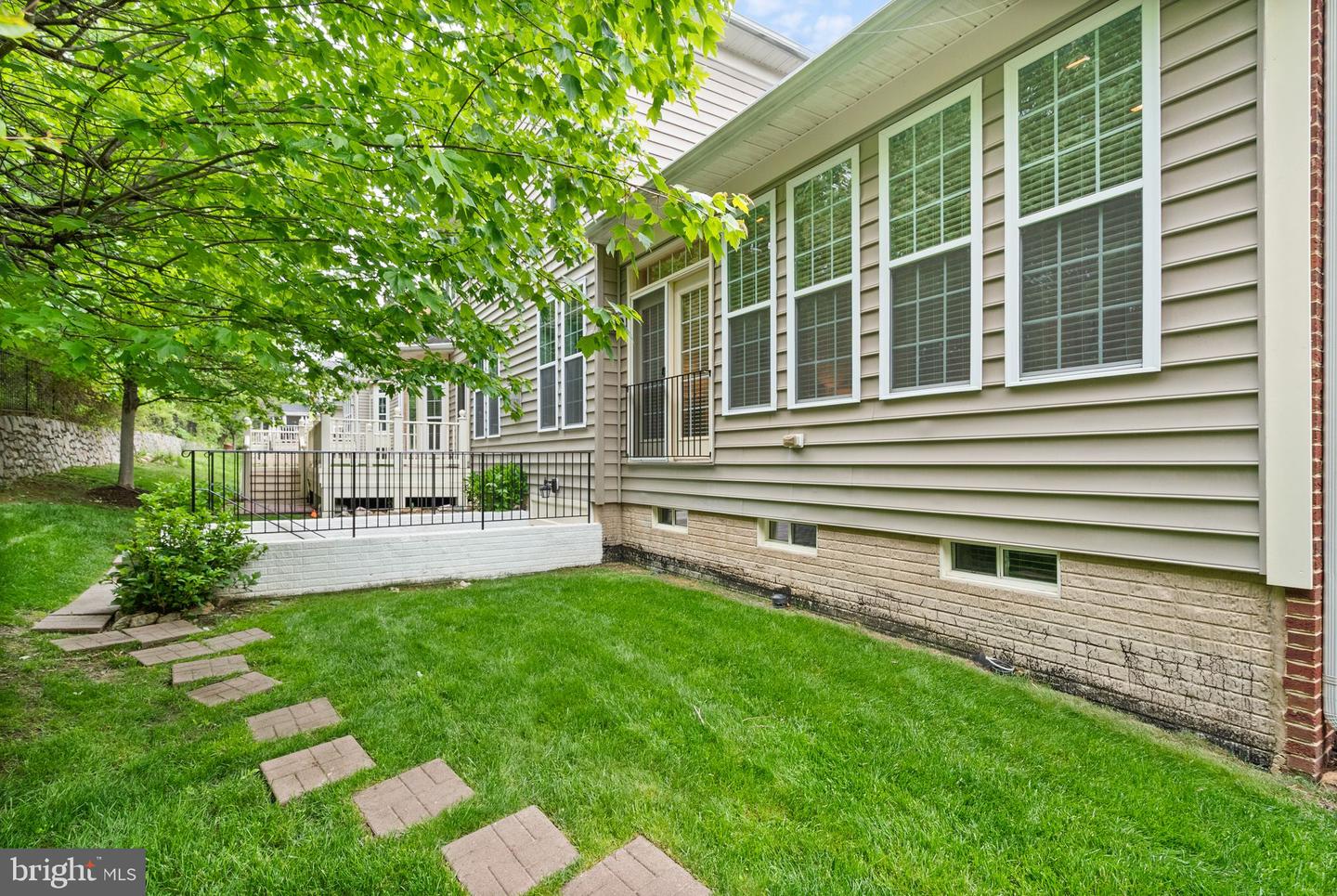 7534 RED HILL DR, SPRINGFIELD, Virginia 22153, 6 Bedrooms Bedrooms, ,5 BathroomsBathrooms,Residential,For sale,7534 RED HILL DR,VAFX2219730 MLS # VAFX2219730