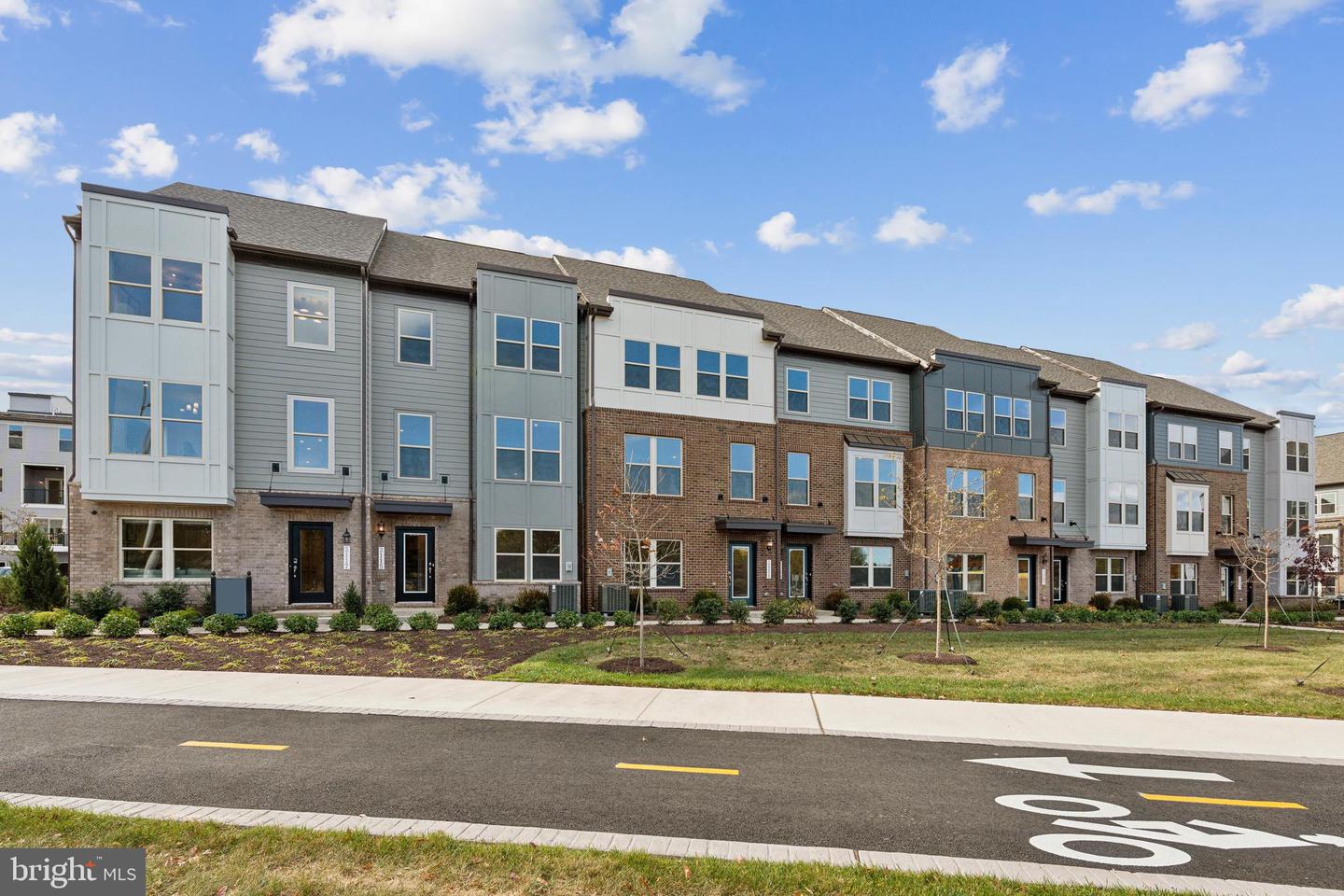 2139 GLACIER RD, HERNDON, Virginia 20170, 2 Bedrooms Bedrooms, ,2 BathroomsBathrooms,Residential,For sale,2139 GLACIER RD,VAFX2220298 MLS # VAFX2220298