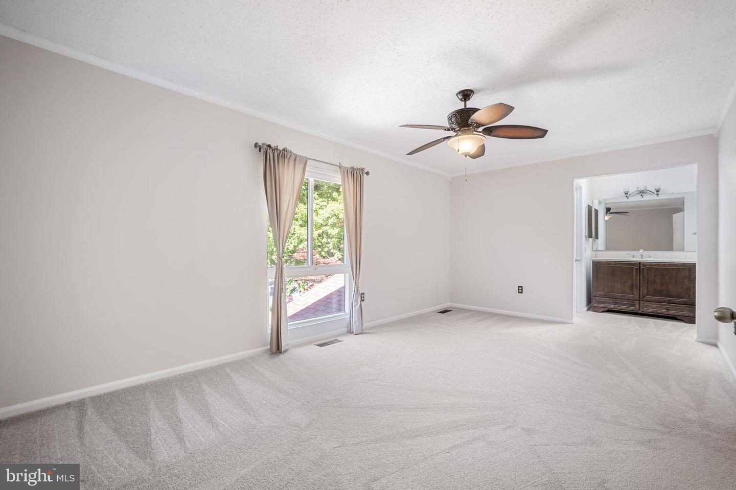 2320 GLADE BANK WAY, RESTON, Virginia 20191, 3 Bedrooms Bedrooms, ,2 BathroomsBathrooms,Residential,For sale,2320 GLADE BANK WAY,VAFX2221184 MLS # VAFX2221184