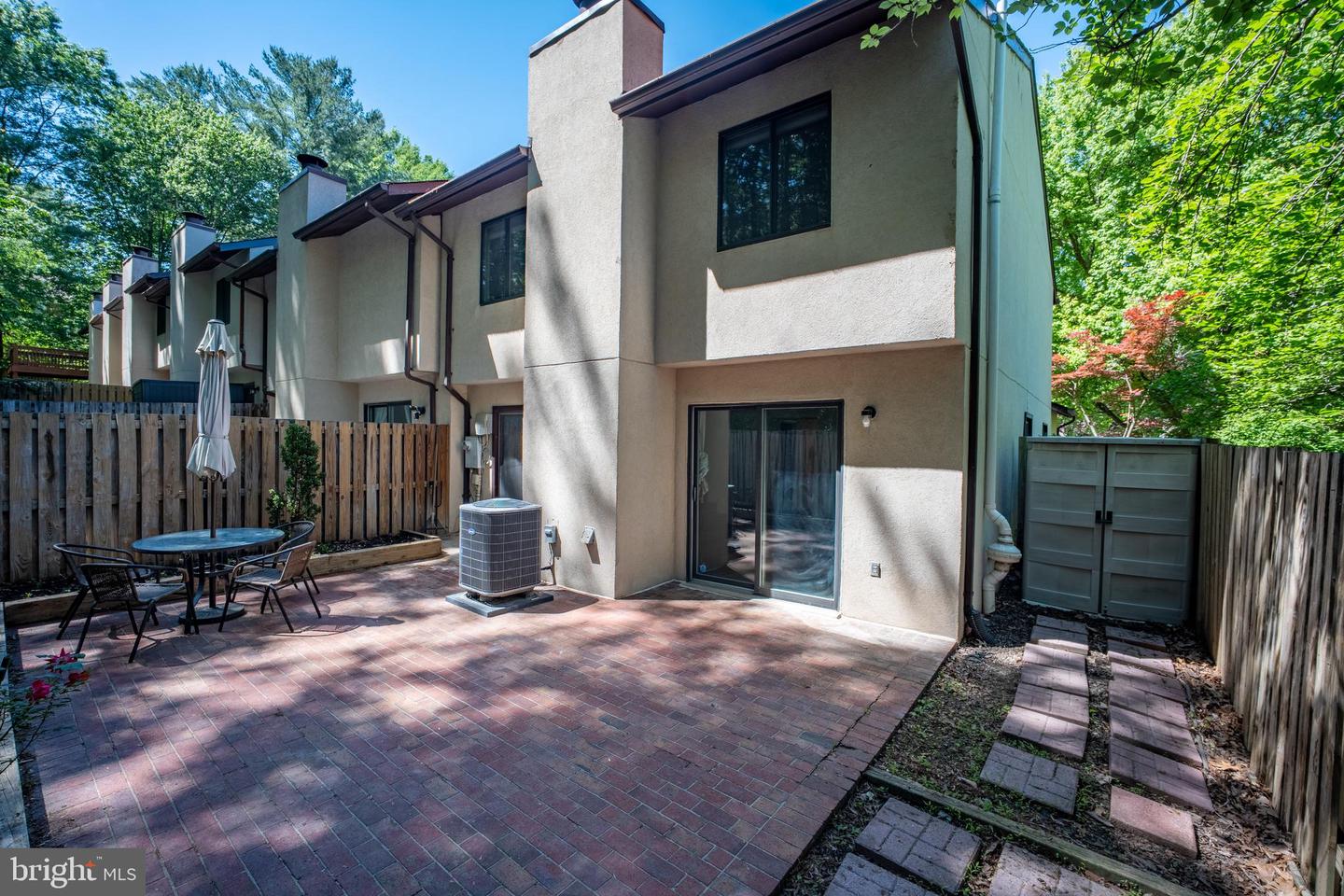 2320 GLADE BANK WAY, RESTON, Virginia 20191, 3 Bedrooms Bedrooms, ,2 BathroomsBathrooms,Residential,For sale,2320 GLADE BANK WAY,VAFX2221184 MLS # VAFX2221184