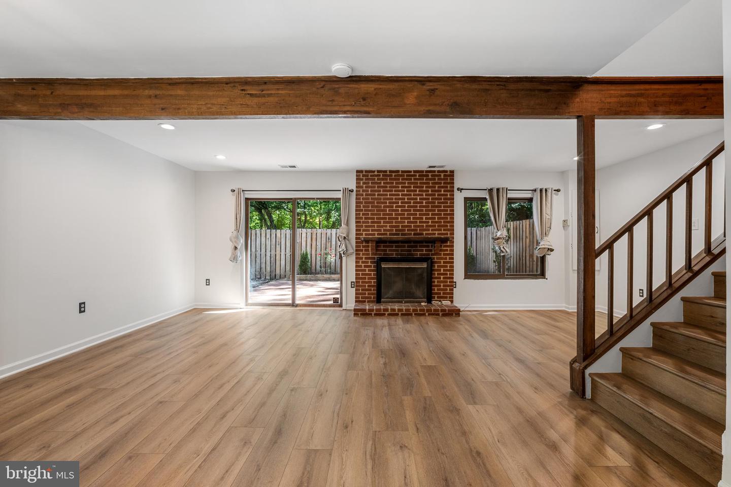 2320 GLADE BANK WAY, RESTON, Virginia 20191, 3 Bedrooms Bedrooms, ,2 BathroomsBathrooms,Residential,For sale,2320 GLADE BANK WAY,VAFX2221184 MLS # VAFX2221184
