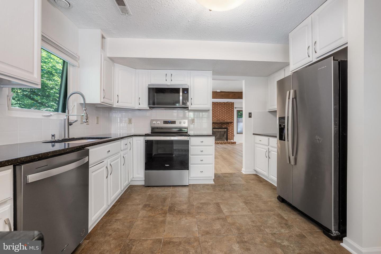 2320 GLADE BANK WAY, RESTON, Virginia 20191, 3 Bedrooms Bedrooms, ,2 BathroomsBathrooms,Residential,For sale,2320 GLADE BANK WAY,VAFX2221184 MLS # VAFX2221184