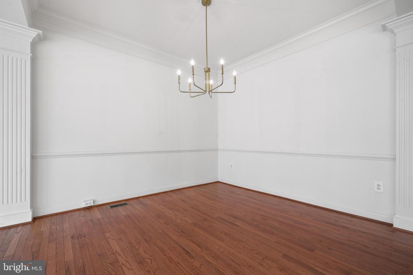 6448 KATHERINE ANN LN, SPRINGFIELD, Virginia 22150, 3 Bedrooms Bedrooms, 7 Rooms Rooms,3 BathroomsBathrooms,Residential,For sale,6448 KATHERINE ANN LN,VAFX2221408 MLS # VAFX2221408