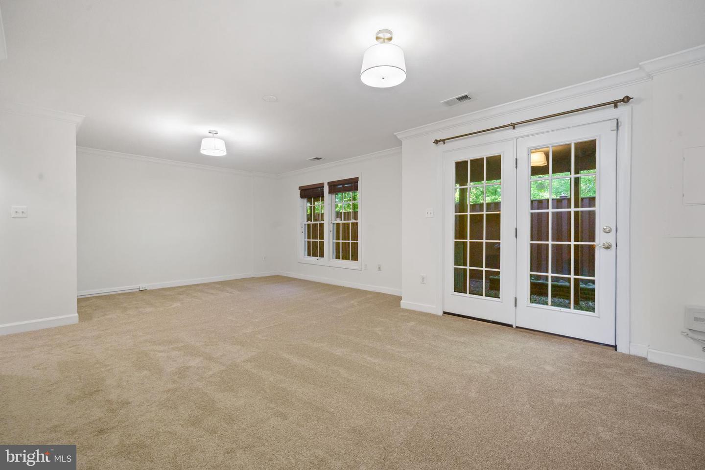 6448 KATHERINE ANN LN, SPRINGFIELD, Virginia 22150, 3 Bedrooms Bedrooms, 7 Rooms Rooms,3 BathroomsBathrooms,Residential,For sale,6448 KATHERINE ANN LN,VAFX2221408 MLS # VAFX2221408