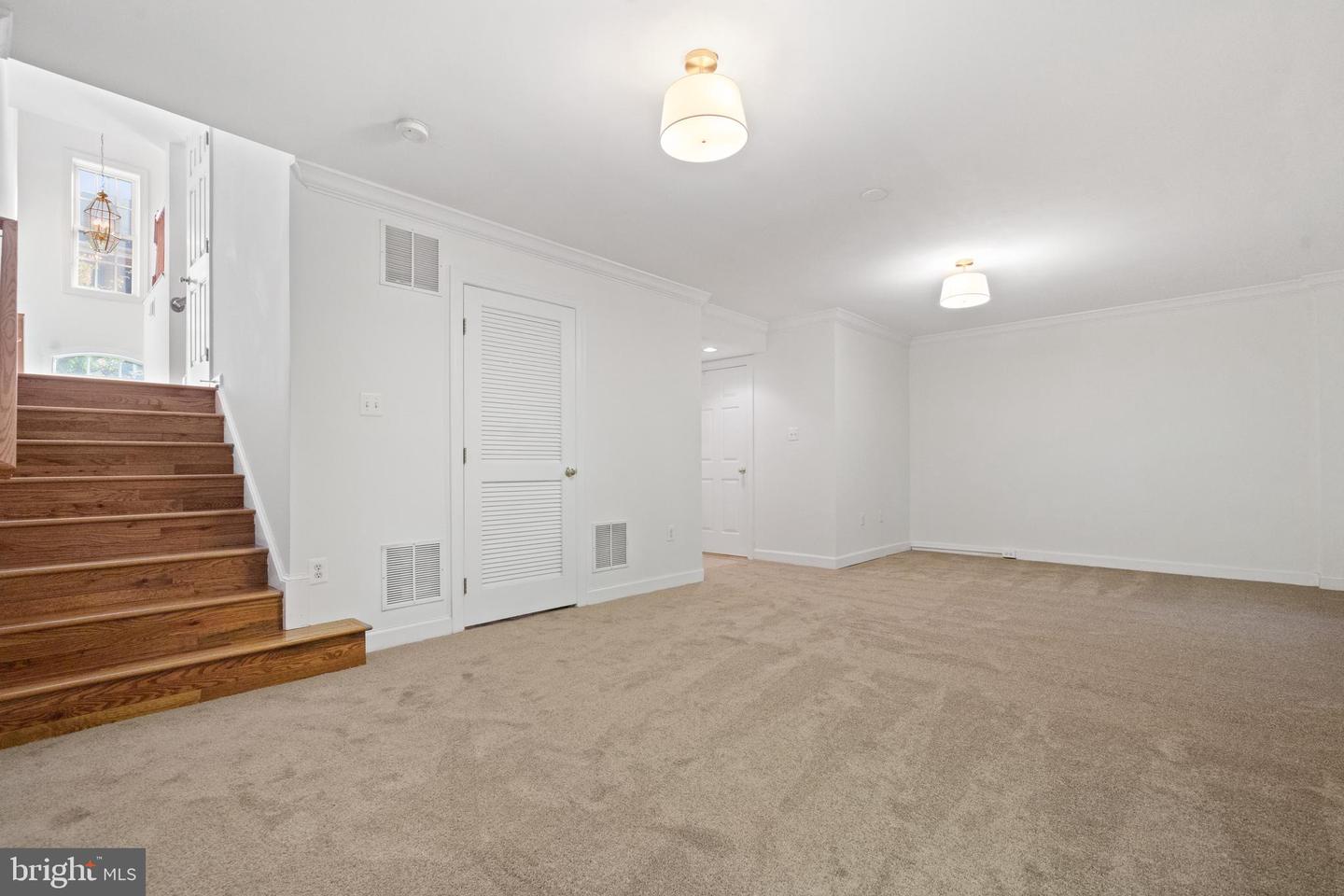 6448 KATHERINE ANN LN, SPRINGFIELD, Virginia 22150, 3 Bedrooms Bedrooms, 7 Rooms Rooms,3 BathroomsBathrooms,Residential,For sale,6448 KATHERINE ANN LN,VAFX2221408 MLS # VAFX2221408