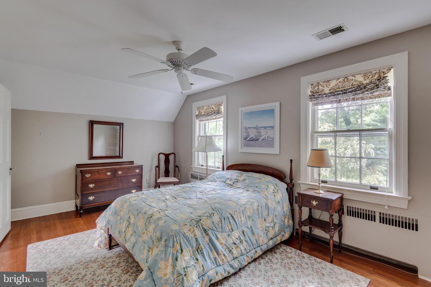 1911 BELLE HAVEN RD, ALEXANDRIA, Virginia 22307, 4 Bedrooms Bedrooms, ,3 BathroomsBathrooms,Residential,For sale,1911 BELLE HAVEN RD,VAFX2224364 MLS # VAFX2224364