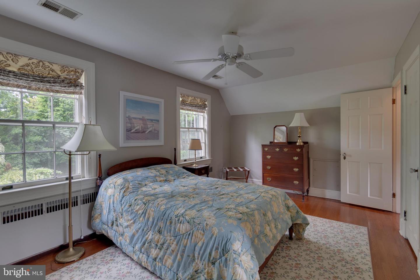 1911 BELLE HAVEN RD, ALEXANDRIA, Virginia 22307, 4 Bedrooms Bedrooms, ,3 BathroomsBathrooms,Residential,For sale,1911 BELLE HAVEN RD,VAFX2224364 MLS # VAFX2224364