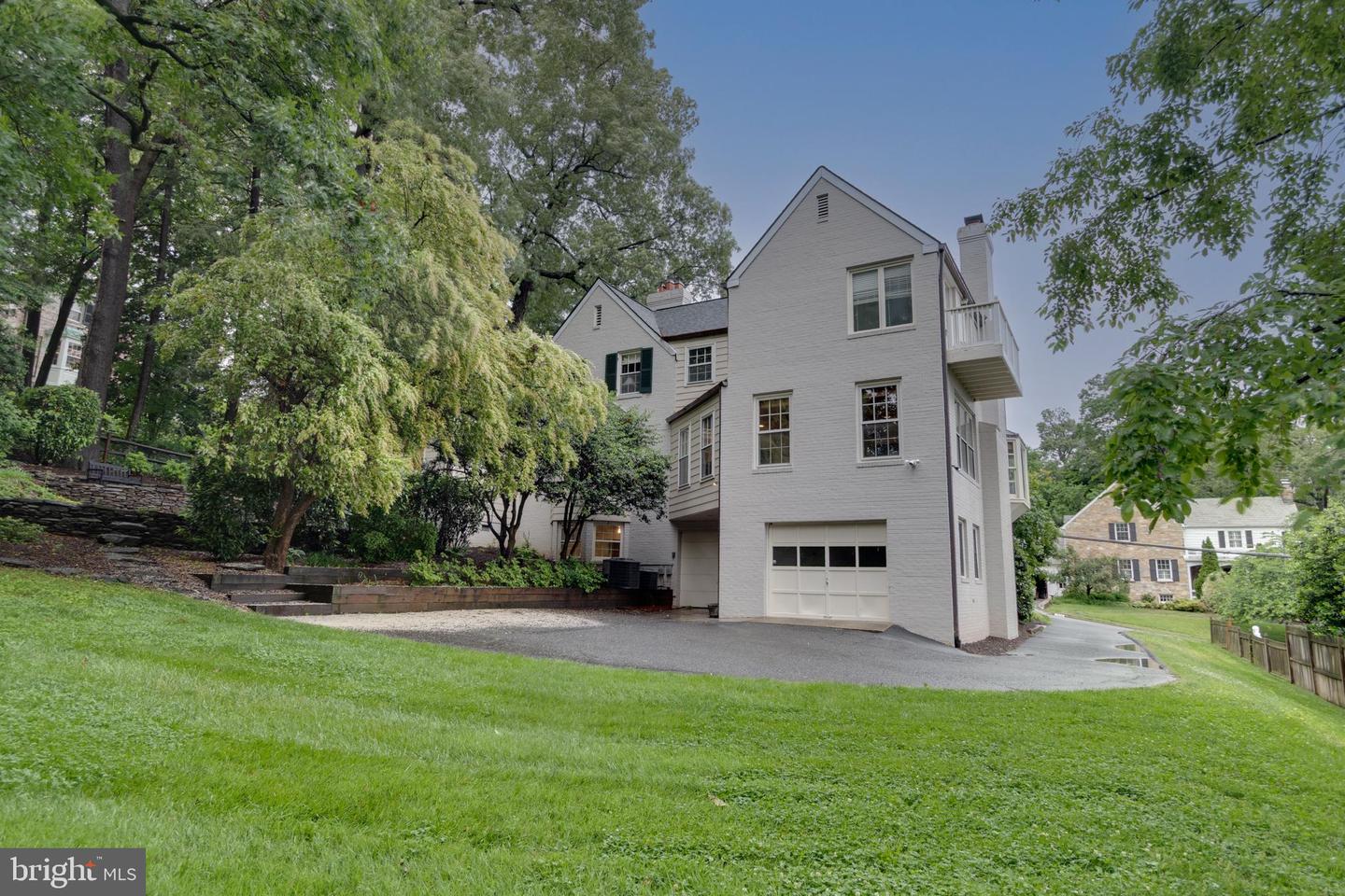 1911 BELLE HAVEN RD, ALEXANDRIA, Virginia 22307, 4 Bedrooms Bedrooms, ,3 BathroomsBathrooms,Residential,For sale,1911 BELLE HAVEN RD,VAFX2224364 MLS # VAFX2224364