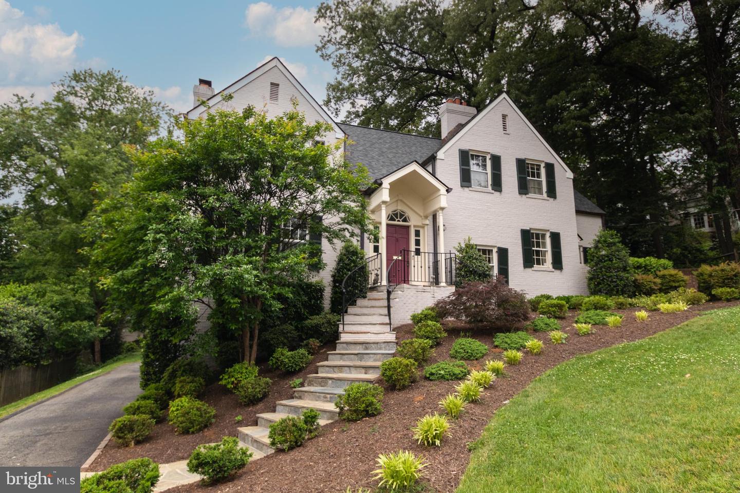 1911 BELLE HAVEN RD, ALEXANDRIA, Virginia 22307, 4 Bedrooms Bedrooms, ,3 BathroomsBathrooms,Residential,For sale,1911 BELLE HAVEN RD,VAFX2224364 MLS # VAFX2224364